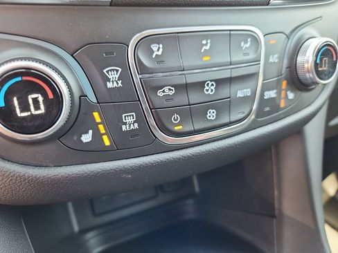 Used 2024 Chevrolet Equinox LT AWD/4WD image 22