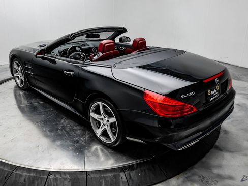 Used 2017 Mercedes-Benz SL 550 image 11