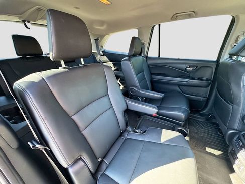 Used 2021 Honda Pilot Touring image 29