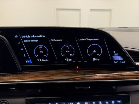 Used 2023 Cadillac Escalade ESV Luxury image 16