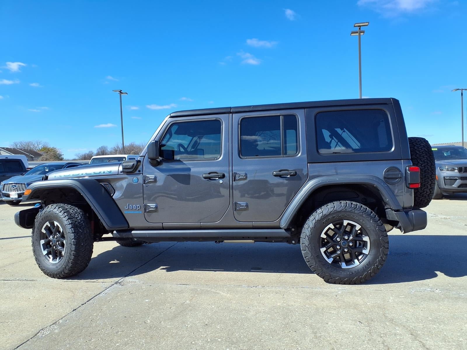Used 2024 Jeep Wrangler Unlimited Rubicon 4xe w/ Technology Group AWD/4WD image 28