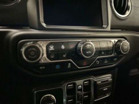 Used 2022 Jeep Wrangler Unlimited Rubicon 4xe w/ Cold Weather Group image 15