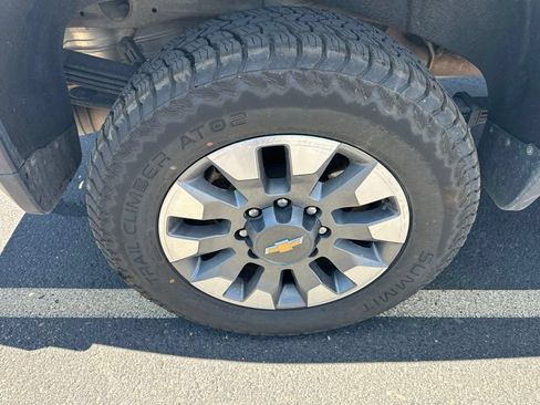 Used 2024 Chevrolet Silverado 2500 LTZ AWD/4WD image 17
