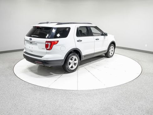 Used 2019 Ford Explorer 4WD w/ Class III Trailer Tow Package image 31