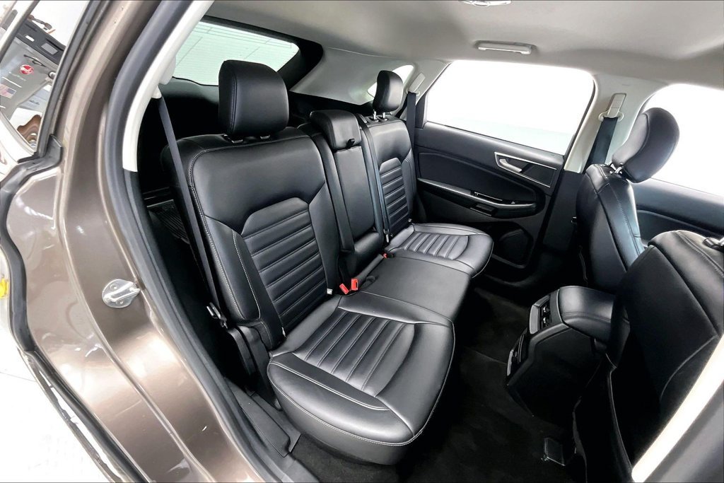Used 2019 Ford Edge SEL w/ Equipment Group 201A AWD/4WD image 27