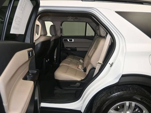 Used 2020 Ford Explorer XLT w/ Equipment Group 202A RWD image 22