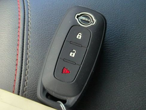 Used 2025 Nissan Kicks SR FWD image 27
