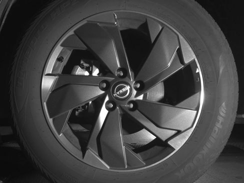 Used 2025 Nissan Rogue SV image 12