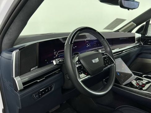 Certified 2025 Cadillac Escalade IQ Sport 2 AWD/4WD image 10
