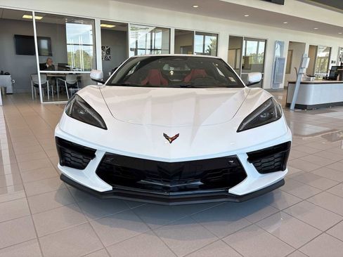 Used 2024 Chevrolet Corvette Stingray Preferred Cpe w/ Z51 Performance Package RWD image 3