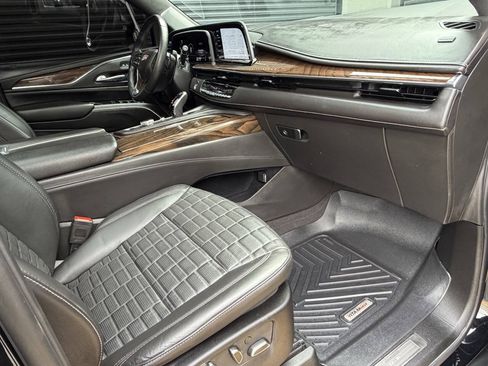 Used 2023 Cadillac Escalade ESV Sport Platinum w/ LPO, ONYX Package AWD/4WD image 25
