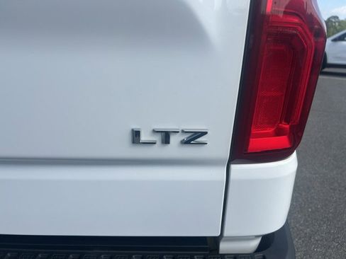 Used 2022 Chevrolet Silverado 1500 LTZ AWD/4WD image 7