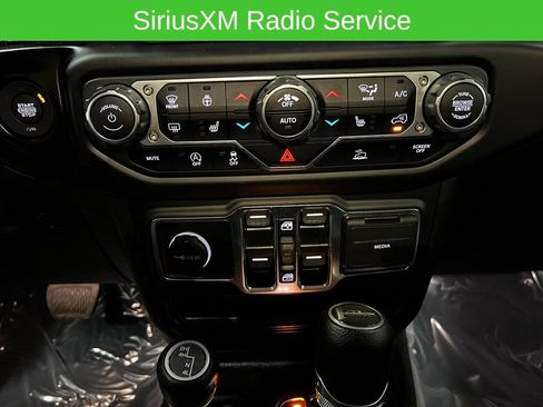Used 2021 Jeep Gladiator Sport AWD/4WD image 27