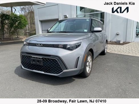 Certified 2023 Kia Soul LX w/ LX Technology Package FWD image 1