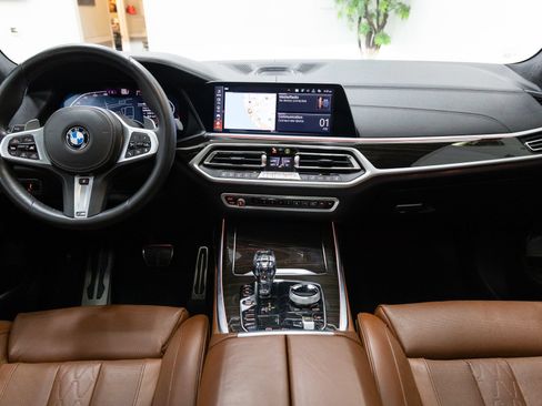 Used 2019 BMW X7 xDrive50i w/ M Sport Package AWD/4WD image 5