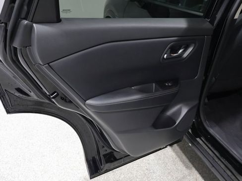 Used 2024 Nissan Rogue SV AWD/4WD image 19