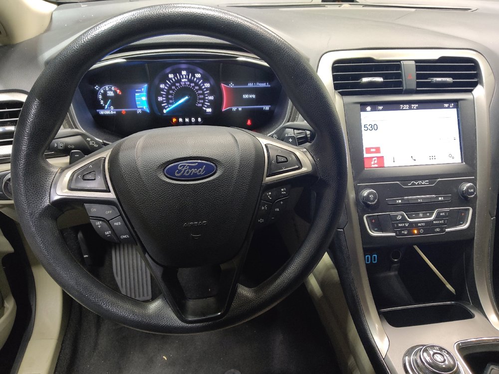 Used 2019 Ford Fusion SE FWD image 22