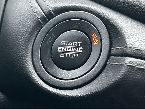 Used 2022 Dodge Durango GT image 31