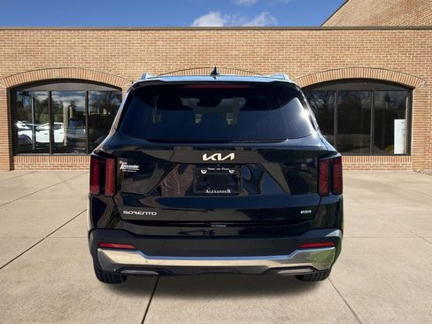 Used 2024 Kia Sorento S AWD/4WD image 8