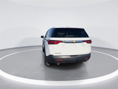 Used 2023 Chevrolet Traverse LS image 7