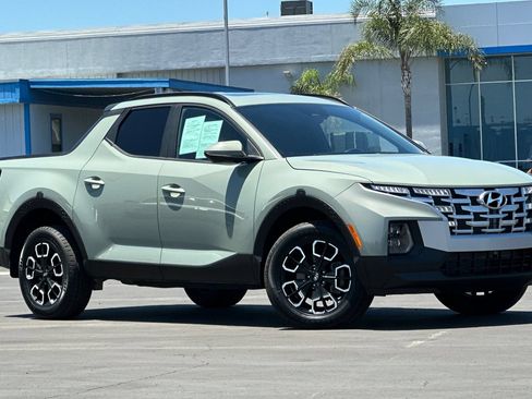 Used 2022 Hyundai Santa Cruz SEL Premium AWD/4WD image 2