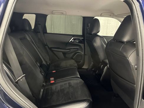 Used 2022 Mitsubishi Outlander SE AWD/4WD image 51