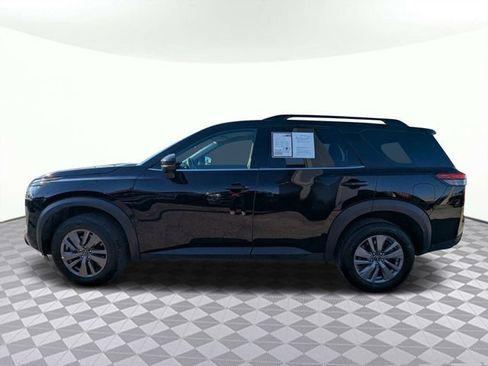 Used 2025 Nissan Pathfinder SV image 5