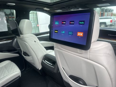Used 2026 Cadillac Escalade Platinum Sport w/ LPO, ONYX Package AWD/4WD image 34