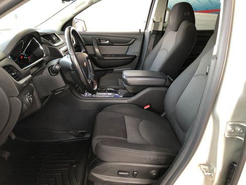 Used 2017 Chevrolet Traverse LT w/ LPO, 'HIT The Road' Package AWD/4WD image 21