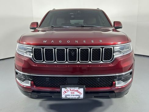 Used 2022 Jeep Wagoneer Series I w/ Convenience Group I AWD/4WD image 2