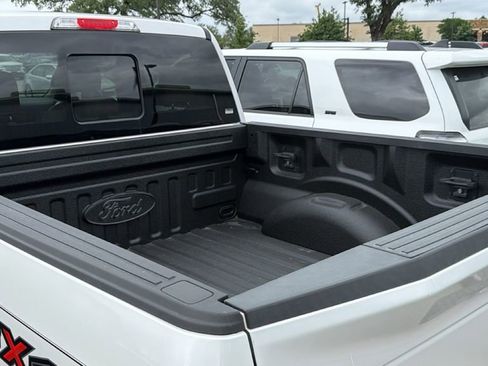 Used 2019 Ford F150 Lariat w/ Equipment Group 502A Luxury AWD/4WD image 9