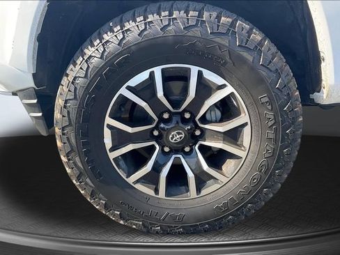 Used 2023 Toyota Tacoma TRD Sport AWD/4WD image 9