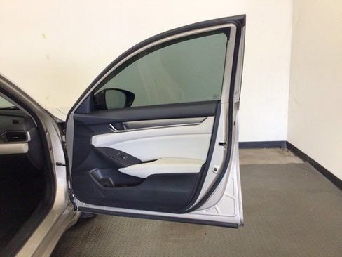 Used 2018 Honda Accord LX image 8