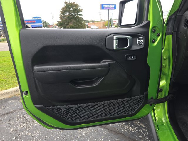 Used 2025 Jeep Wrangler Unlimited Sport AWD/4WD image 10