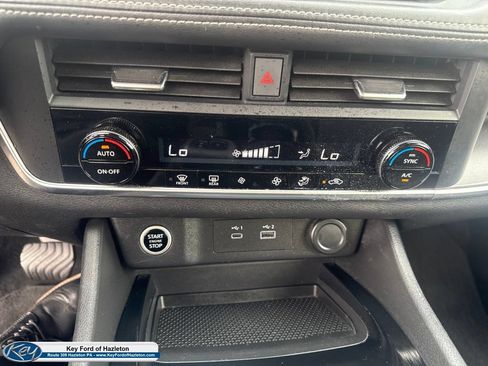 Used 2023 Nissan Rogue SV AWD/4WD image 26