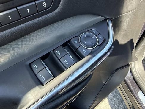 Used 2022 Cadillac XT4 Premium Luxury w/ Enhanced Visibility Package image 10