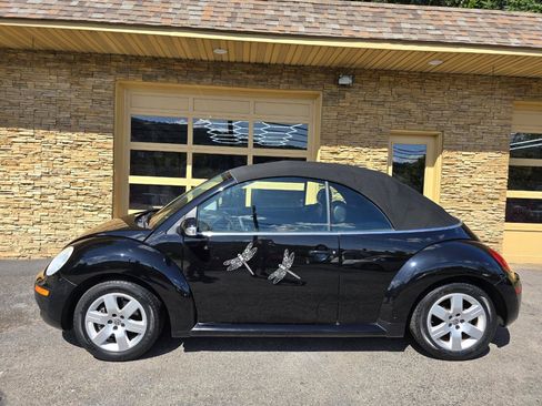 Used 2007 Volkswagen Beetle Convertible w/ Package 1 FWD image 6
