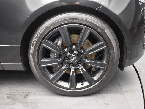 Used 2018 Land Rover Range Rover HSE AWD/4WD image 17