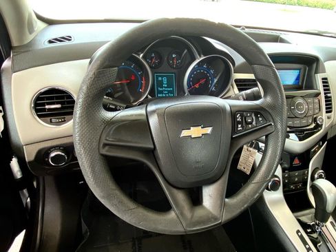 Used 2014 Chevrolet Cruze LS FWD image 31