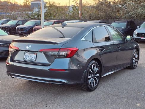 Used 2023 Honda Civic EX image 5