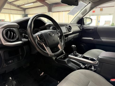 Used 2017 Toyota Tacoma SR5 w/ Tow Package AWD/4WD image 19