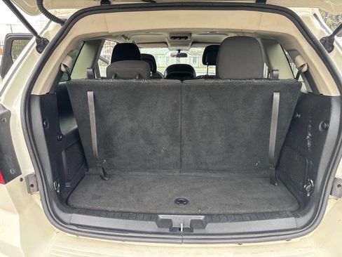 Used 2017 Dodge Journey SE w/ Flexible Seating Group image 9