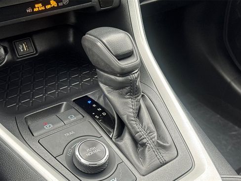 Certified 2025 Toyota RAV4 XLE image 21