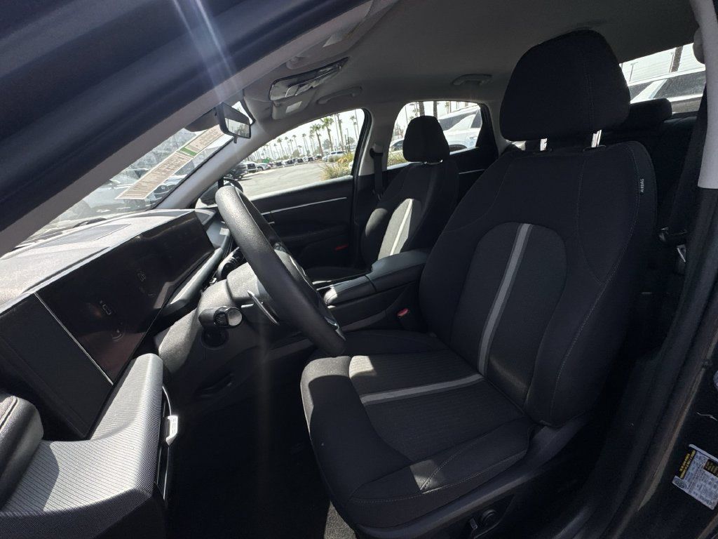 Used 2025 Hyundai Sonata SEL FWD image 10