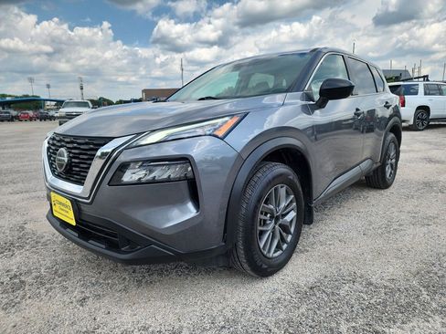 Used 2021 Nissan Rogue S image 3