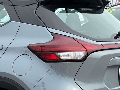 Used 2023 Nissan Kicks SR w/ SR Premium Package image 8