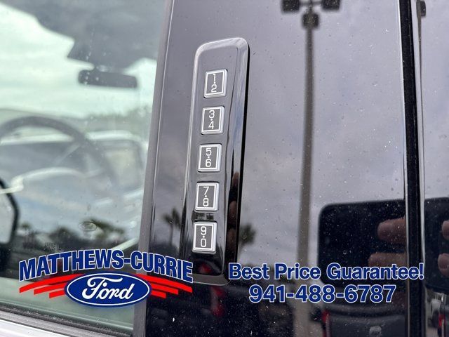 New 2026 Ford F250 Platinum w/ Platinum Plus Package AWD/4WD image 13