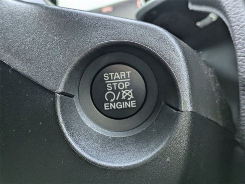 Used 2021 Jeep Compass Latitude image 40