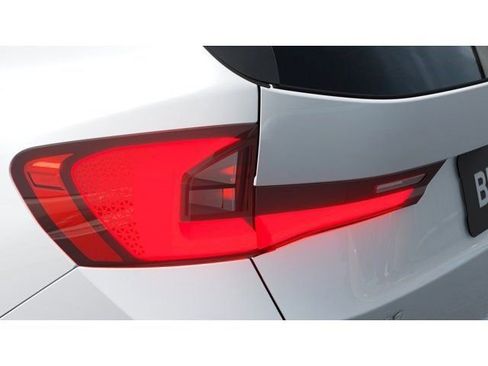 New 2026 BMW X1 xDrive28i w/ Technology Package image 8