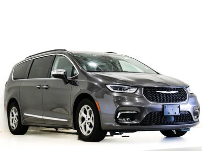 Used 2023 Chrysler Pacifica Limited